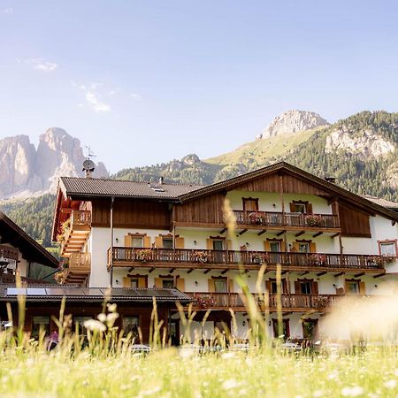 Garni Letizia Bed & Breakfast Campitello di Fassa Ngoại thất bức ảnh