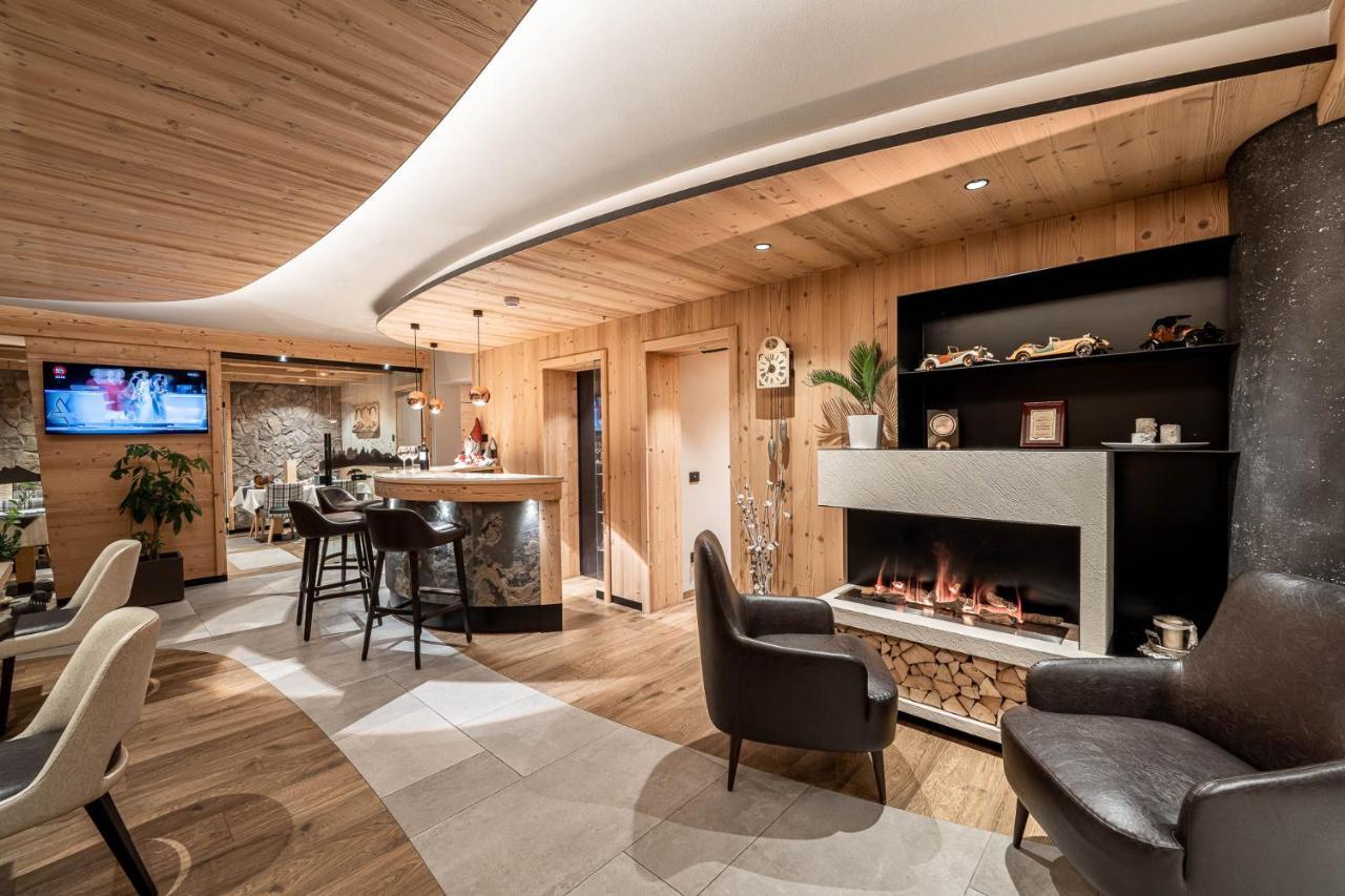 Garni Letizia Bed & Breakfast Campitello di Fassa Ngoại thất bức ảnh