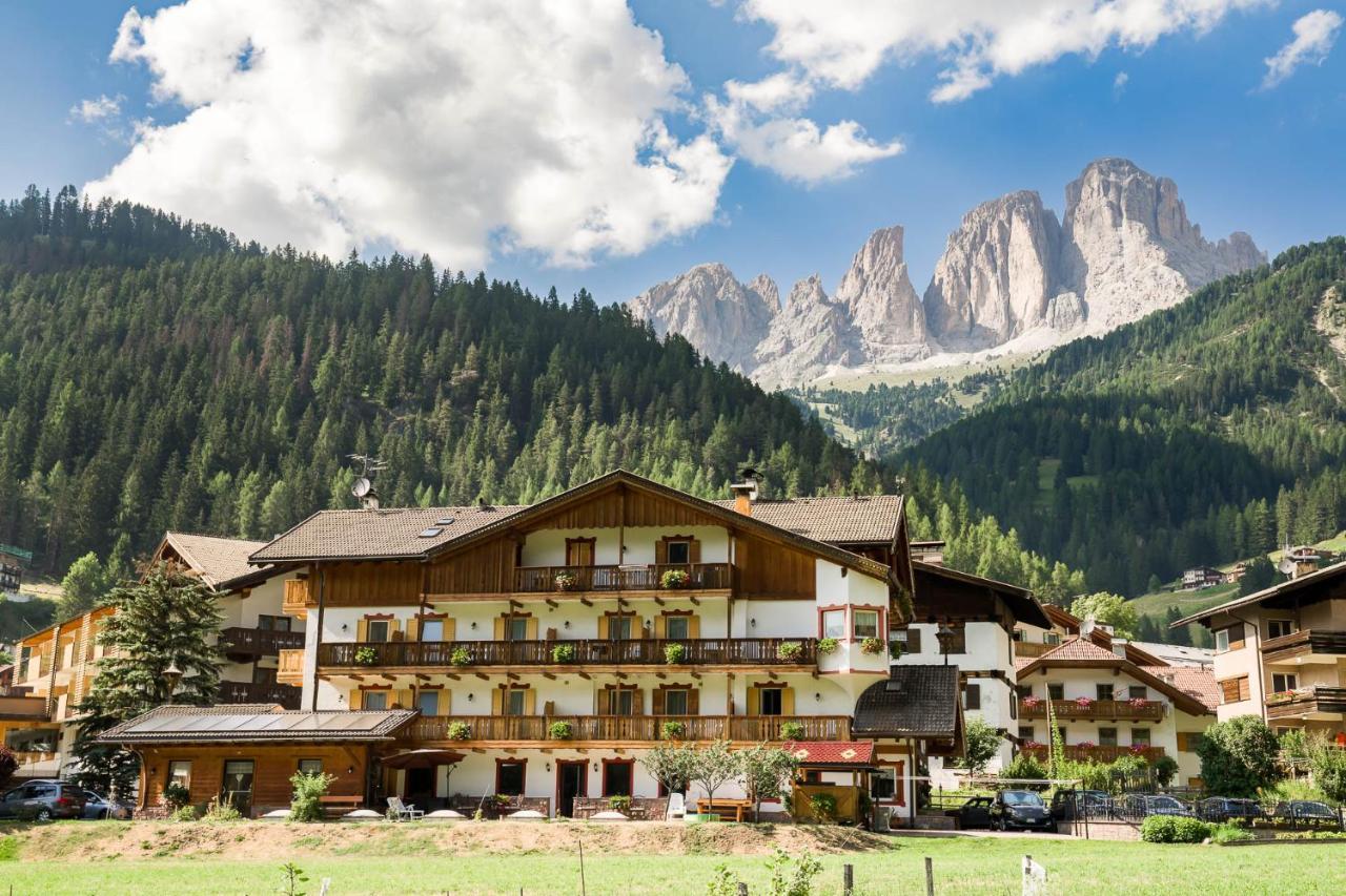 Garni Letizia Bed & Breakfast Campitello di Fassa Ngoại thất bức ảnh