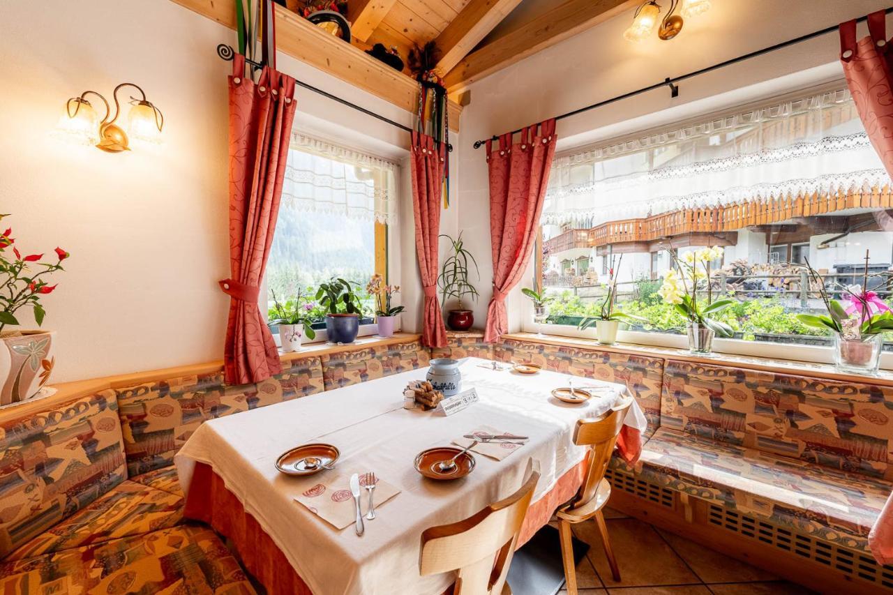 Garni Letizia Bed & Breakfast Campitello di Fassa Ngoại thất bức ảnh