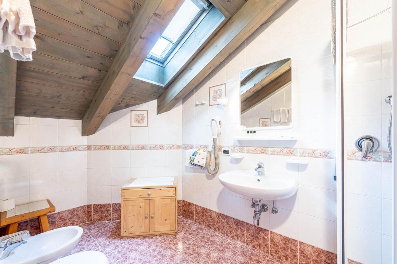 Garni Letizia Bed & Breakfast Campitello di Fassa Ngoại thất bức ảnh