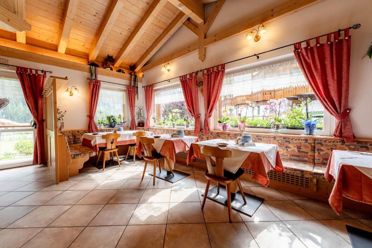 Garni Letizia Bed & Breakfast Campitello di Fassa Ngoại thất bức ảnh