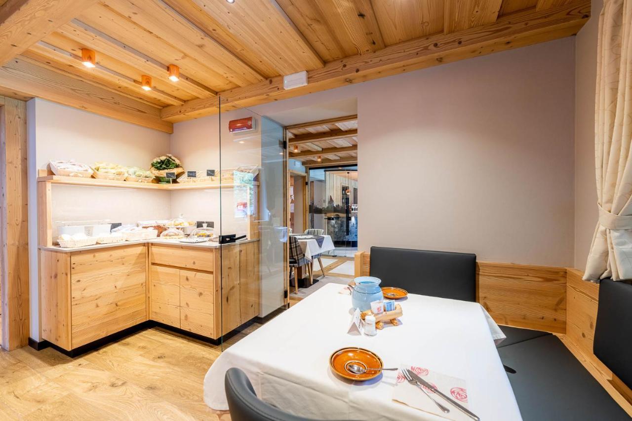 Garni Letizia Bed & Breakfast Campitello di Fassa Ngoại thất bức ảnh