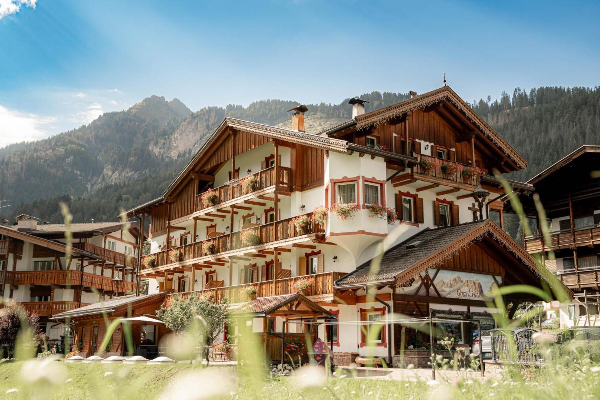 Garni Letizia Bed & Breakfast Campitello di Fassa Ngoại thất bức ảnh